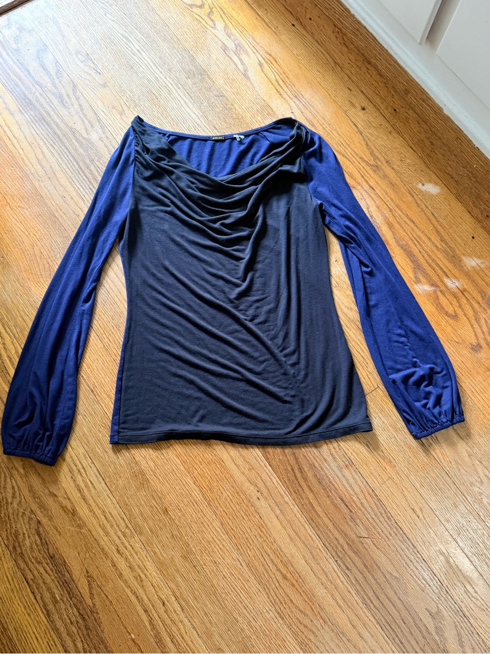 Elie Tahari Draped Neck Long-Sleeve Women's Top in Navy and Black S